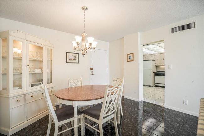 APT-1008 - 3113 S Ocean Dr, Condo with 2 bedrooms, 2 bathrooms and null parking in Hallandale Beach FL | Image 25