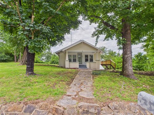 720 Second St, Cabool, MO, 65689-9105 | Card Image