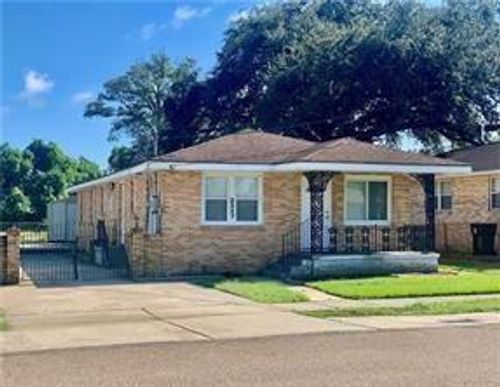2337 Plaza Dr, Chalmette, LA, 70043-5336 | Card Image