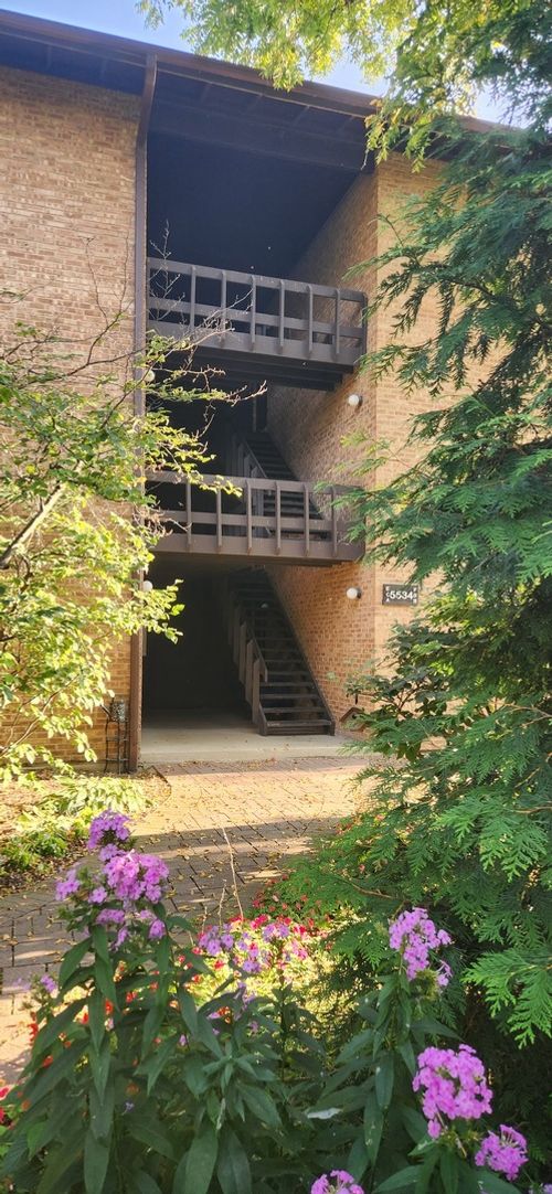 apt-e-5542 E Lake Dr, Lisle, IL, 60532-2680 | Card Image