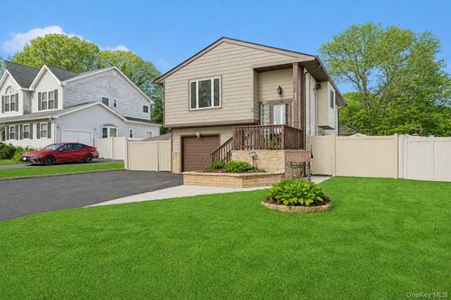 346 Avenue C, Ronkonkoma, NY, 11779-1945 | Card Image
