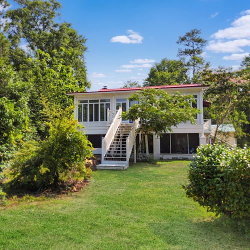 1201 Crescent St, Summerton, SC, 29148-8432 | Card Image