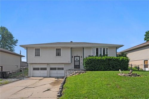 120 Highland Rd, Lansing, KS, 66043-1222 | Card Image