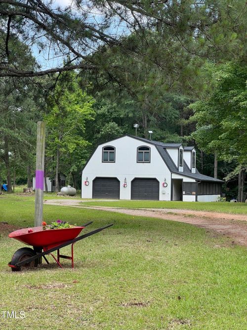 300 Christmas Rd, Warrenton, NC, 27589-8725 | Card Image