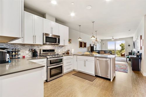 332-2724 Treble Ln, Austin, TX, 78704-4453 | Card Image
