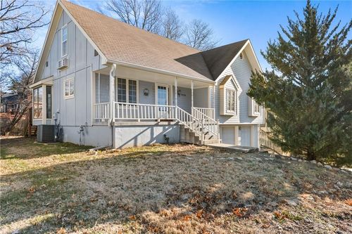 2124 Nw 12th St, Blue Springs, MO, 64015-1575 | Card Image