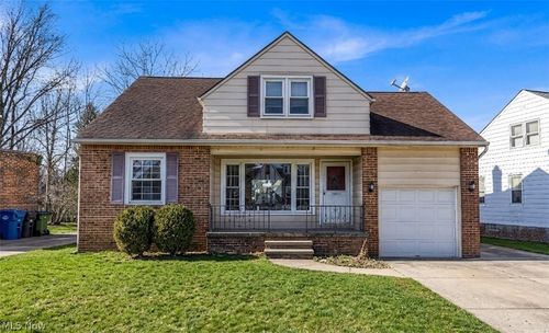 5876 Wickfield Dr, Parma Heights, OH, 44130-2171 | Card Image