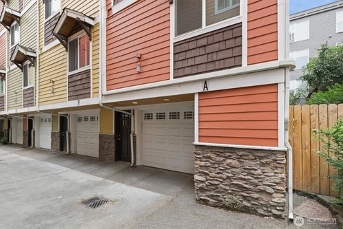 a-6825 Weedin Pl Ne, Seattle, WA, 98115-8451 | Card Image