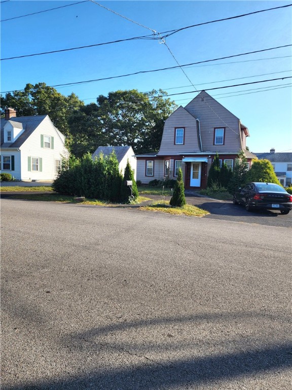 Lincoln Ave, Warwick, RI 02888
