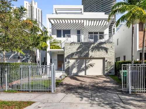 19005 Atlantic Blvd, Sunny Isles Beach, FL, 33160-2302 | Card Image