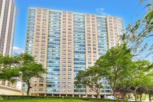 4g-3180 Lake Shore Dr, Chicago, IL, 60657-4835 | Card Image