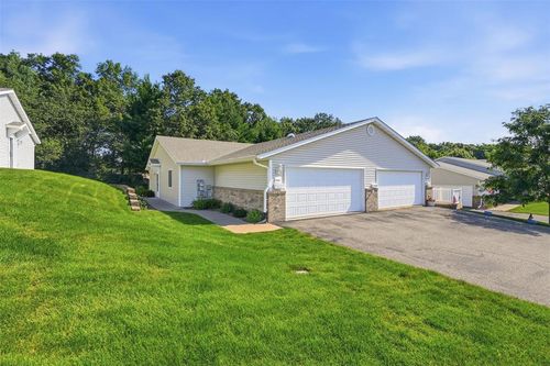 3622 Damon St, Eau Claire, WI, 54701-9258 | Card Image