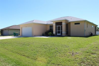 18091 Petoskey Circle, House other with 3 bedrooms, 2 bathrooms and null parking in Port Charlotte FL | Image 3