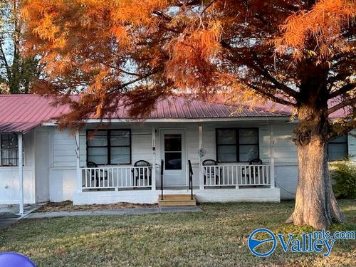 308 Bobwhite Dr Sw, Decatur, AL, 35601-6435 | Card Image