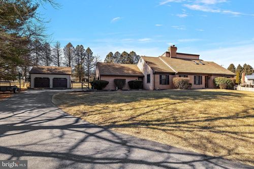 12 Eleanor Dr, Lincoln University, PA, 19352-9330 | Card Image