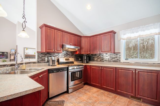 512 Big Moose Rd, House other with 3 bedrooms, 2 bathrooms and 8 parking in Corbeil ON | Image 10