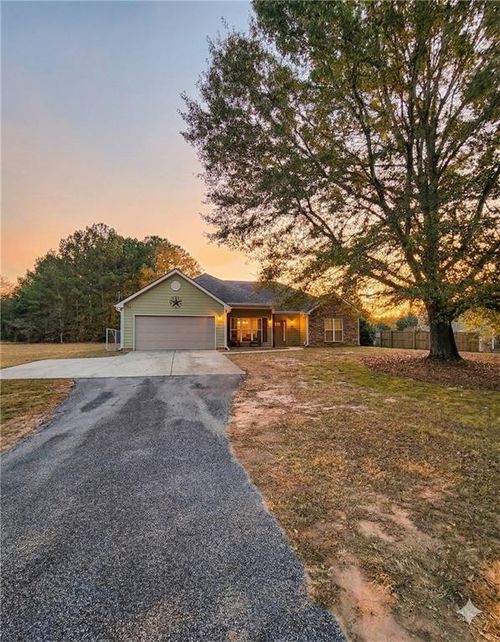 3920 Rosebud Rd, Loganville, GA, 30052-4604 | Card Image