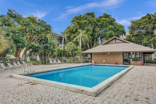 apt-101-9440 Poinciana Pl, Davie, FL, 33324-4818 | Card Image