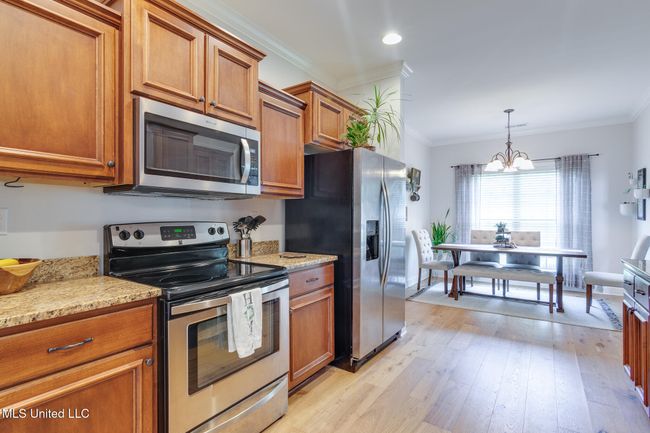 kitchen / breakfast area | Image 16