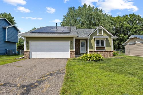 7995 Upper 145th St W, Apple Valley, MN, 55124-6357 | Card Image