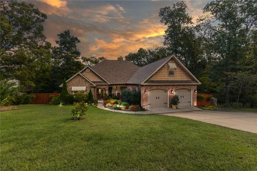 24 Granshire Dr, Bella Vista, AR, 72714-4902 | Card Image