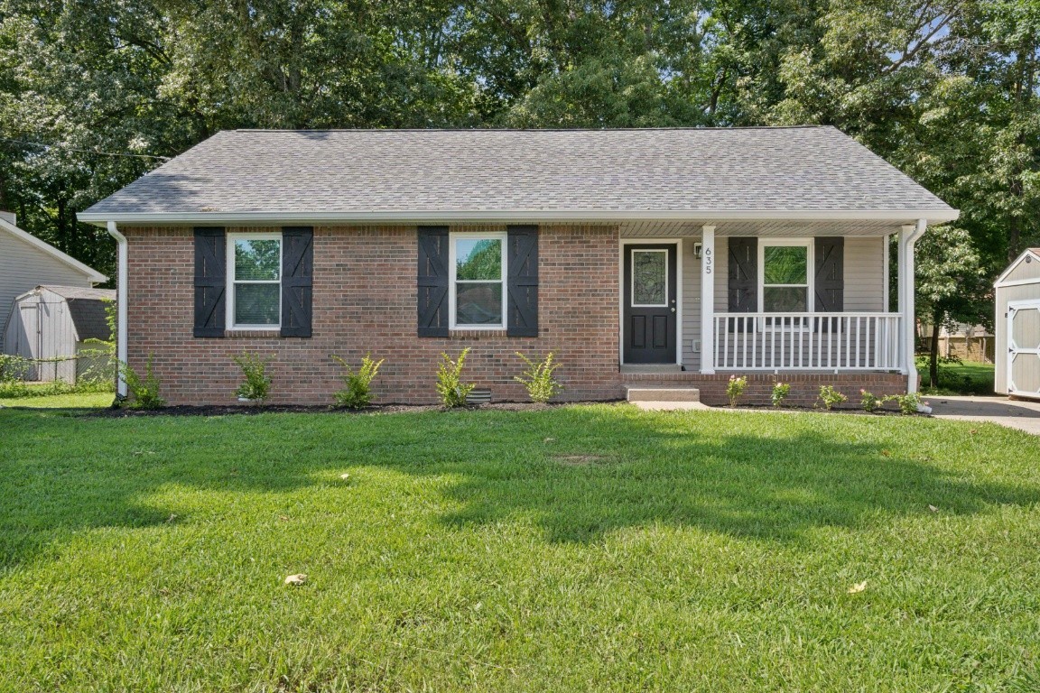 Miles Ct, Clarksville, TN 37042