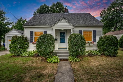 16 Mirror St, Manchester, NH, 03104-3753 | Card Image