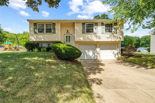 809 Zeletta Dr, New Franklin, OH, 44319-3944 | Card Image