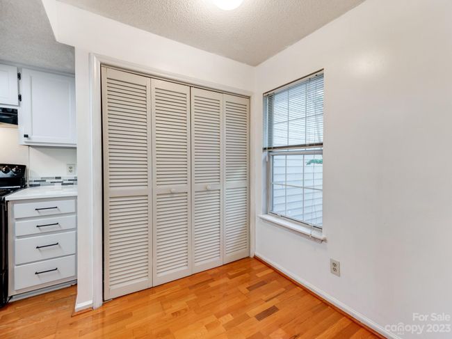 2946 Iron Gate Lane, Condo with 2 bedrooms, 2 bathrooms and null parking in Charlotte NC | Image 8