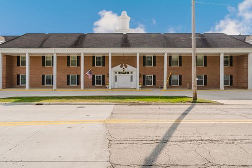 apt-111-602 S Mercer Ave, Bloomington, IL, 61701-5771 | Card Image