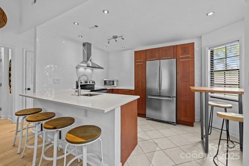 498 Glory Ct, Fort Mill, SC, 29715-6327 | Card Image