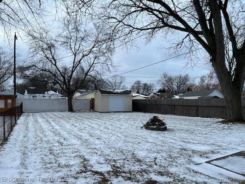 630 Gargantua Ave, Clawson, MI, 48017-1884 | Card Image