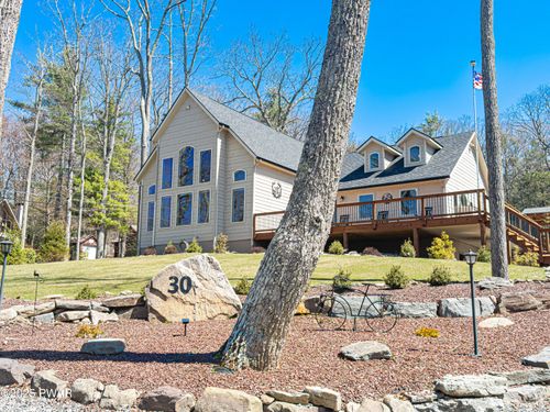 30 Vista Ct, Lakeville, PA, 18438-6707 | Card Image