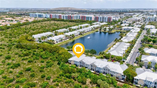 7514 Nw 108 Th Path, Townhouse with 3 bedrooms, 3 bathrooms and null parking in Doral FL | Image 5