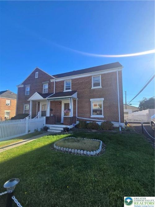 1842 17th St Sw, Allentown, PA, 18103-4711 | Card Image