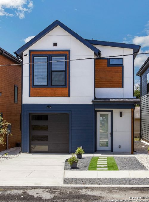 911 Piedmont Ave, San Antonio, TX, 78210-2066 | Card Image