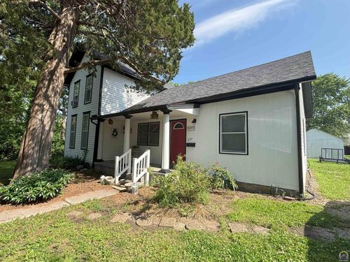 211 Miami St, Burlington, KS, 66839-1348 | Card Image