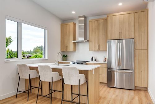 202-7181 Lantzville Rd, Lantzville, BC, V0R2H0 | Card Image