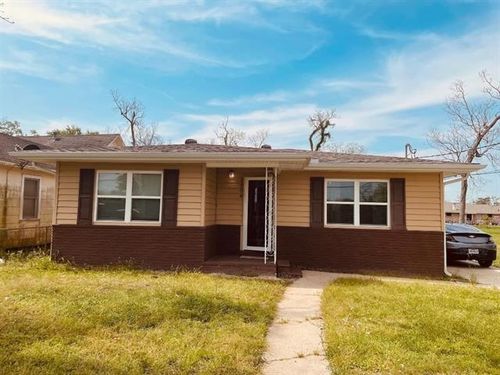 1208 Dupont Dr, Orange, TX, 77630-7226 | Card Image