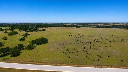 374 Yellowstone Dr, Oglesby, TX, 76561-1556 | Card Image