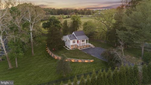 23375 Potts Mill Rd, Middleburg, VA, 20117-2901 | Card Image