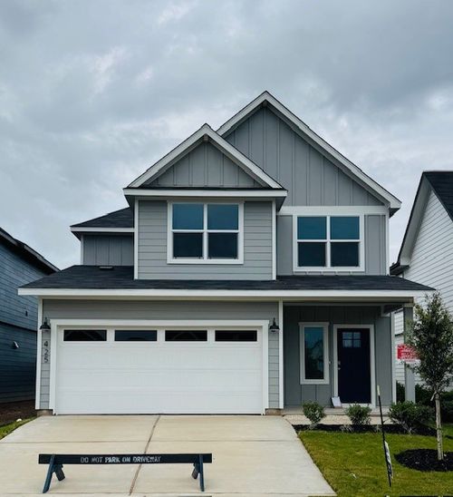 425 Frogmore Loop, Uhland, TX, 78640-3504 | Card Image