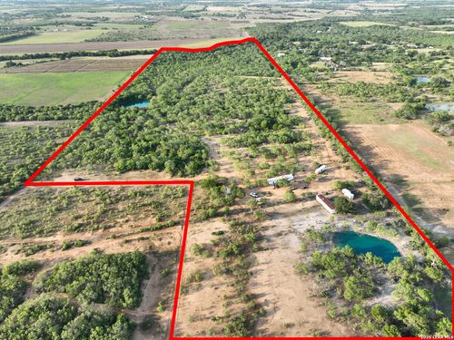 unit-1-760-1 N Graytown Rd, Saint Hedwig, TX, 78152-8318 | Card Image