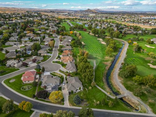 3906 S Morain Loop, Kennewick, WA, 99337-2541 | Card Image