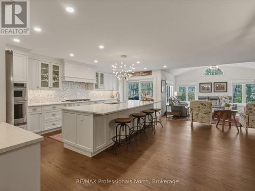 8 Woods Hollow, Gravenhurst, ON, P1P1Y7 | Card Image