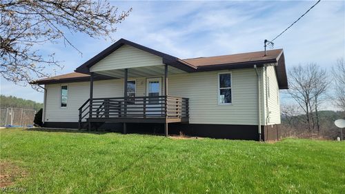 105 Woodcrest Ln, Marietta, OH, 45750-7642 | Card Image