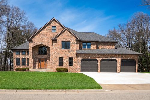 1520 Knollwood Trl, Altoona, WI, 54720-2504 | Card Image