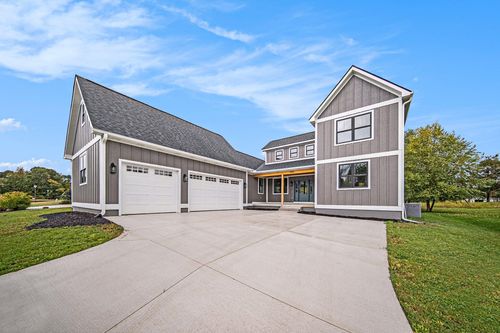 5182 Grande View Ln, Jackson, MI, 49201-6801 | Card Image