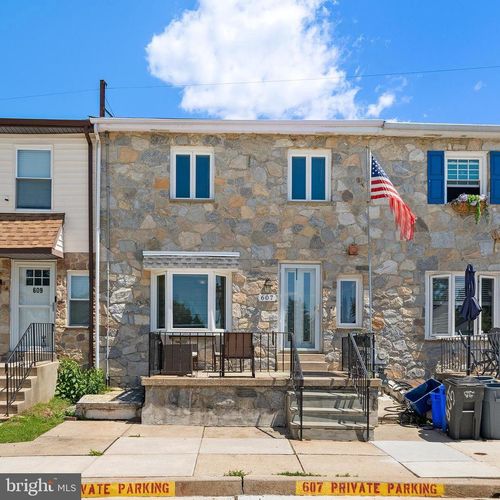 607 Saint Anthony Ln, Upper Darby, PA, 19082-5430 | Card Image