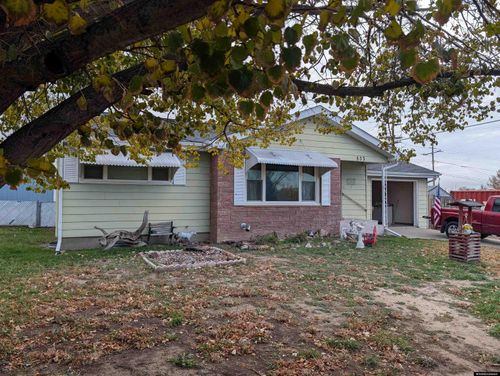 533 S 9th St, Douglas, WY, 82633-2702 | Card Image